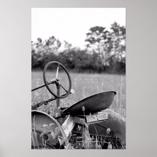Vintage-Traktor in Schwarz-Weiß Poster (Vorne)