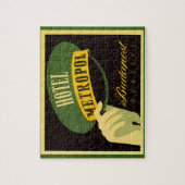 Vintage Travel Budapest Ungarn Bellhop Hat Puzzle (Vertikal)