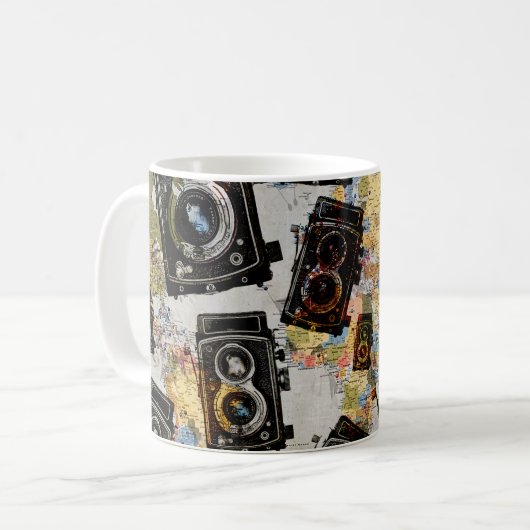 Vintage Travel Camera Muster Kaffeetasse (Vorderseite Links)