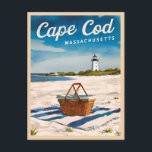 Vintage Travel Cape Cod Massachusetts Beach Retro Postkarte<br><div class="desc">Dieses Retro-inspirierte Design besticht durch die Küsten-Schönheit von Cape Cod. Inmitten nostalgischer Anblicke und Vintagen Charmes präsentiert dieses Stück die ruhige Küstenlandschaft in einer Retro-Ästhetik,  die an klassische Reiseplakate aus früheren Zeiten erinnert.</div>