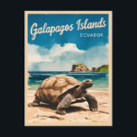 Vintage Travel Galapagos Inseln Ecuador Retro Postkarte<br><div class="desc">Reisen Sie mit diesem faszinierenden Retro-Reise-inspirierten Design auf die Galapagos Inseln. Inmitten nostalgischer Lebensräume und Vintagen Charmes vereint dieses Design die einzigartige Tierwelt und die unberührte Landschaft dieses ikonischen Archipels in einer Retro-Ästhetik,  die an klassische Reiseplakate aus früheren Zeiten erinnert.</div>