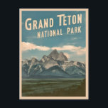 Vintage Travel Grand Teton Nationalpark California Postkarte<br><div class="desc">Tauchen Sie ein in die atemberaubende Pracht des Grand Teton Nationalparks mit diesem Vintage-Thema-Design. Inspiriert durch das goldene Zeitalter der Reise,  vereint dieses Design die ikonischen,  gezackten Gipfel des Grand Teton und die unberührte Wildnis in einer Retro-Ästhetik,  die an klassische Reiseplakate aus früheren Zeiten erinnert.</div>