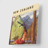 Vintage Travel, Neuseeland Landschaft Mutterfrau Quadratische Wanduhr (Winkel)