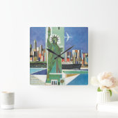 Vintage Travel Poster für American Airlines Quadratische Wanduhr (Zuhause)