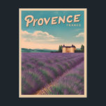 Vintage Travel Provence France Retro Landschaftlic Postkarte<br><div class="desc">Tauchen Sie ein in die bezaubernde Schönheit der Provence,  Frankreich,  mit diesem Vintage Reise Thema Design. Inspiriert durch das goldene Zeitalter des Reisens,  vereint dieses Design den zeitlosen Reiz der berühmten Lavendelfelder der Provence in einer Retro-Ästhetik,  die an klassische Reiseplakate aus der Vergangenheit erinnert.</div>