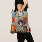 Vintage Tulip-Blume in einer Landschaft Tasche (Von Nahem)
