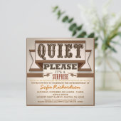 Vintage typografische Überraschungsparty Einladung (Stehend Vorderseite)