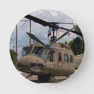 Vintage-UH-1-Huey-Militärhubschrauber aus der Viet Runde Wanduhr