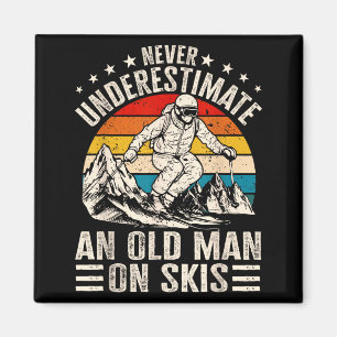 Vintage Unterschätze niemals einen alten Mann auf Magnet