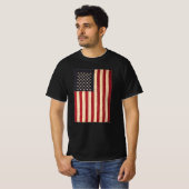 Vintage US Flagge unter amerikanischer Flagge T-Shirt (Vorne ganz)