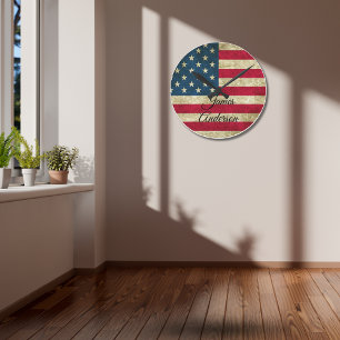Vintage-USA-Flag Amerikanischer Patriotismus Monog Runde Wanduhr