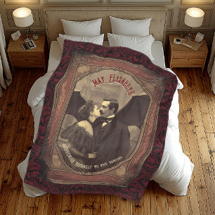 Vintage Vampir Gothic Romantisch Dracula Küssend Fleecedecke