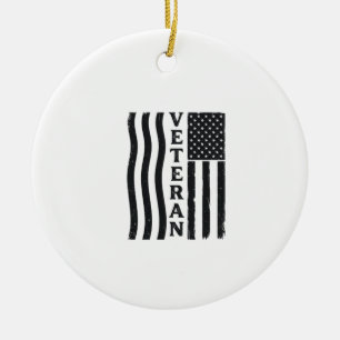 Vintage-Vektor-Shirt-Design mit amerikanischer Fla Keramik Ornament