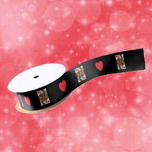 Vintage Verzierte Königin mit Herz Satinband