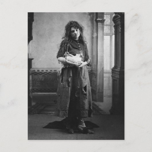 Vintage Viktorianische Frau mit Hühnchen Postkarte (Vorderseite)