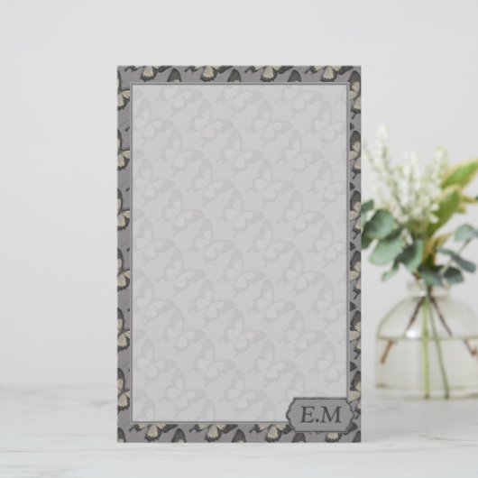 Vintage Violet Butterfly Pattern Personalised Briefpapier (Stehend Vorderseite)