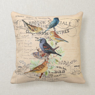 Vintage Vögel auf antiker Typografie Kissen
