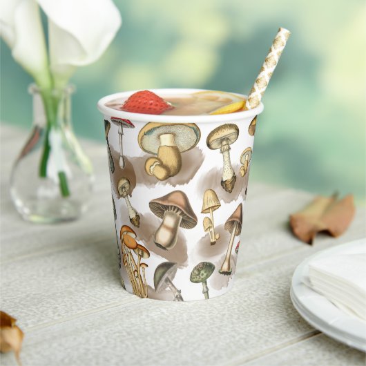 Vintage Wald-Pilze Pappbecher (In Situ)