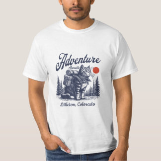 Vintage-Wanderkatze-Abenteuer wartet auf individue T-Shirt