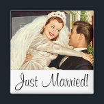 Vintage Wedding Newlyweds, Happy Bridge and Groom Magnet<br><div class="desc">Nur verheiratet! Vintage Illustration Liebe und Romantik-Bild mit dem Bräutigam, der seine neue Braut nach der Heiratszeremonie über die Schwelle trägt. Der hübsche Mann trägt seinen Smoking und die schöne Frau trägt ein traditionelles weißes Hochzeitskleid und einen Schleier. Die glücklichen Neuvermählten sind bereit für ihre Flitterwochen und ein glückliches Leben,...</div>