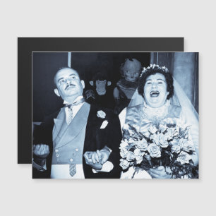 Vintage Wedding Picture Happy Couple Funny Bridge Magnetkarte