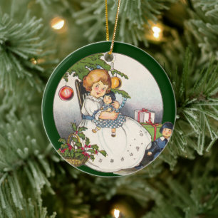 Vintage Weihnachten, glückliches Mädchen spielt mi Keramik Ornament