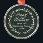 Vintage Weihnachtsfeiertage in Chalkboard Silbernes Ornament<br><div class="desc">Verteilen Sie Ihren Weihnachtsjubeln mit diesen festlichen Leckereien mit einem Vintagen Chalkboard-Stil mit einem Weihnachtskranz und der Saison Gruß "Happy Holidays" in einem kursiven Skript-Schriftart mit individualisierbarem Text für Ihren Namen und das Jahr.</div>
