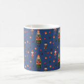 Vintage-Weihnachtsnussknacker Blau Kaffeetasse (Mittel)