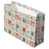 Vintage-Weihnachtspost-Briefmarkenmuster Große Geschenktüte (Vorderseite Schrägansicht)