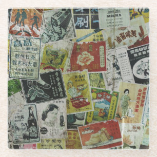Vintage-Werbeblatt an einer Wand in Hongkong. Glasuntersetzer