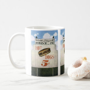 Vintage Werbeplakat, Größtes Drive-In für Hotdogs Kaffeetasse