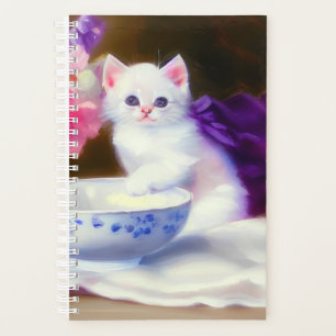 Vintage White Kitten mit Lila Band Planer
