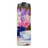 Vintage White Kitten mit Lila Band Thermosbecher (Vorderseite)