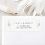 Vintage Wildblume Elegante Hochzeitshilfsadresse<br><div class="desc">Das "Vintage Wildblume Elegant Wedding Return Address Label" besticht durch sein romantisches Blumenmotiv in Aquarellfarben. Dieses Label zeichnet sich durch ein handgemaltes Blumendesign in sanften, gedämpften Tönen aus, das die Rücksendeadresse umrahmt und einen Hauch von Eleganz und Eleganz verleiht. Der Adresstext ist in einer eleganten, von Jahrgängen inspirierten Schrift, die...</div>
