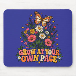 Vintage-Wildblumen-Schmetterling Wachsen Sie in Ih Mousepad