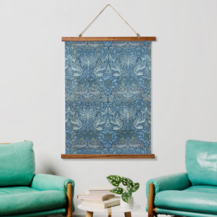 Vintage William Morris Pfau und Drache Wandteppich Mit Holzrahmen