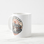 Vintage-Wüstenberg-Abenteuer-Abzeichen Kaffeetasse (Vorderseite Links)