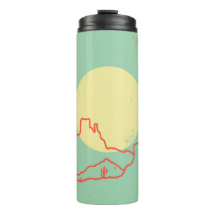 Vintage Wüstenlandschaft mit Kakteen und Canyon. Thermosbecher