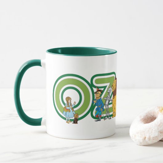 Vintage-Zauberer-von-Oz-Figuren und Textbuchstaben Tasse (Mit Donut)