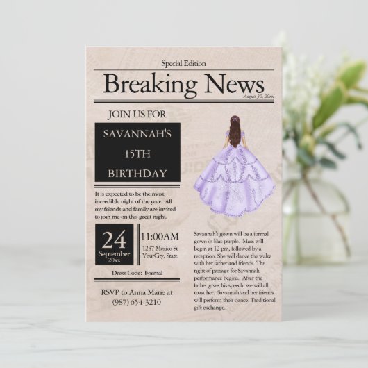 Vintage Zeitung Quinceañera Lilac Lila Einladung (Stehend Vorderseite)