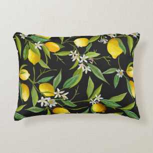 Vintage Zitronenfrüchte und Blume auf dunklem Hint Dekokissen