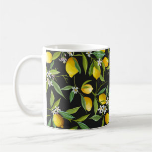 Vintage Zitronenfrüchte und Blumen auf dunklem Hin Kaffeetasse