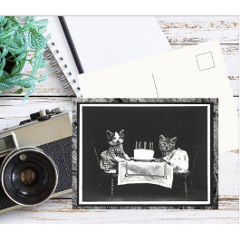 Vintagen zwei Kätzchen und der Geburtstagskuchen Postkarte