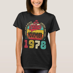 Vintager 44. Geburtstag Phantastisch seit November T-Shirt