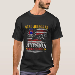 Vintager 82. Im Flugzeug Fallschirmjäger T-Shirt