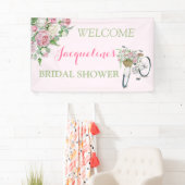 Vintager, altmodischer Fahrradkorb Rosen Banner (Insitu)
