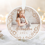Vintager antiker Geblüht Scroll Foto Rahmen Ornament<br><div class="desc">Schönes, elegantes und Vintages Foto. Dieses Design zeichnet sich durch unsere handgezeichnet eleganten und dekorativen Schnörkel und Scrolldesign aus, die das Foto schmücken. Das Vintage Design der schönen Rosa- und Weißscrollendesigns verleiht diesem eleganten Design eine besondere Note. Passen Sie Ihren Namen, Ihr Jahr und Ihre Monogramm an. Blüh eine Vintage...</div>