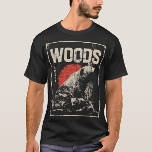 Vintager Bär und Cube im Wald   Black Red White T-Shirt