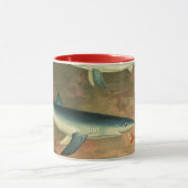 Vintager Blauer Hai isst Fisch, Meeresleben Tasse (Zentrum)