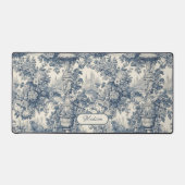 Vintager Blumenchic Blue Toile de jouy Monogram Schreibtischunterlage (Vorderseite)
